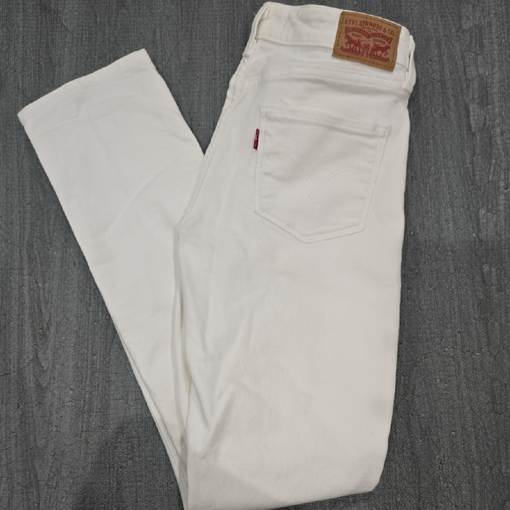 Levi's Women's Straight Leg White Jeans 27/30